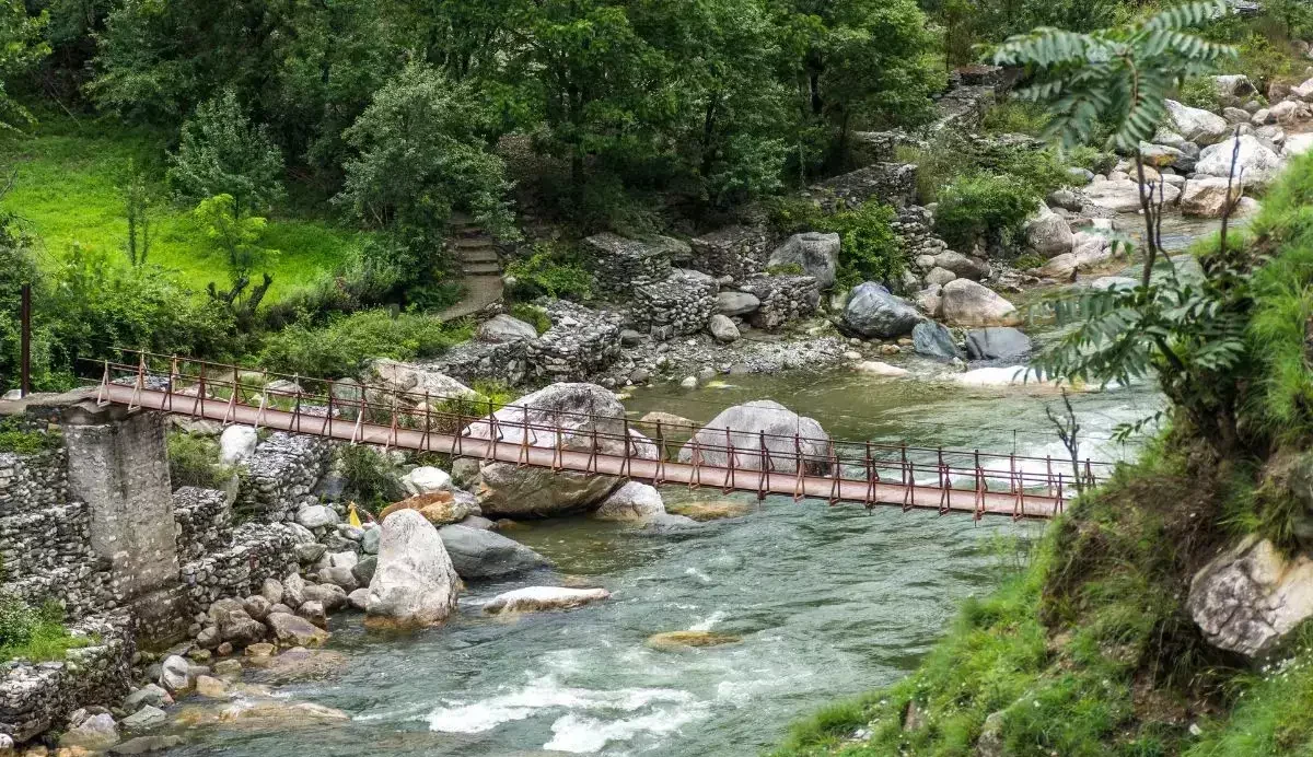  Tirthan Valley